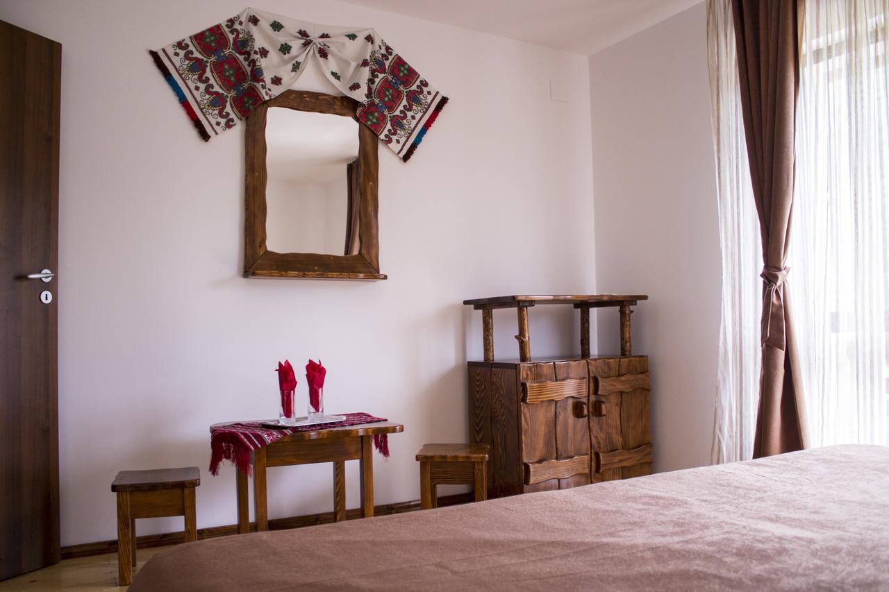 Cabana Barlogul Lupilor Villa Berevoesti Kamer foto