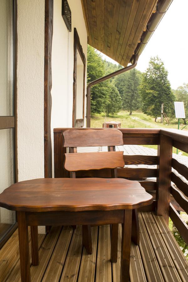 Cabana Barlogul Lupilor Villa Berevoesti Buitenkant foto