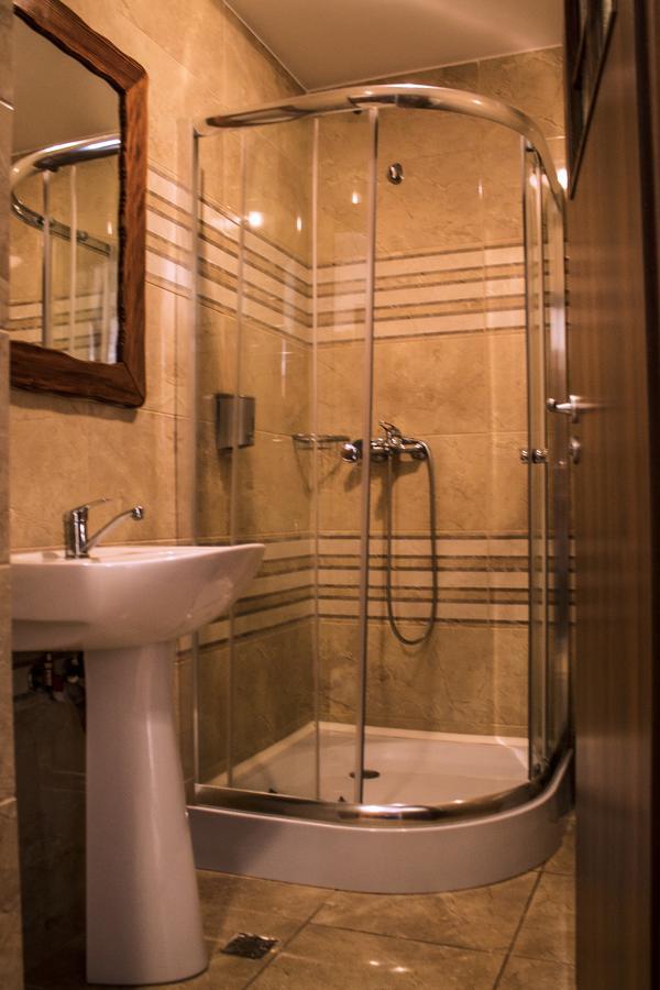 Cabana Barlogul Lupilor Villa Berevoesti Buitenkant foto